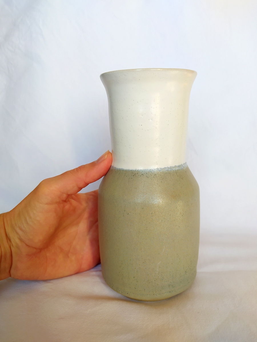 vase tourné en grès et émaillé
