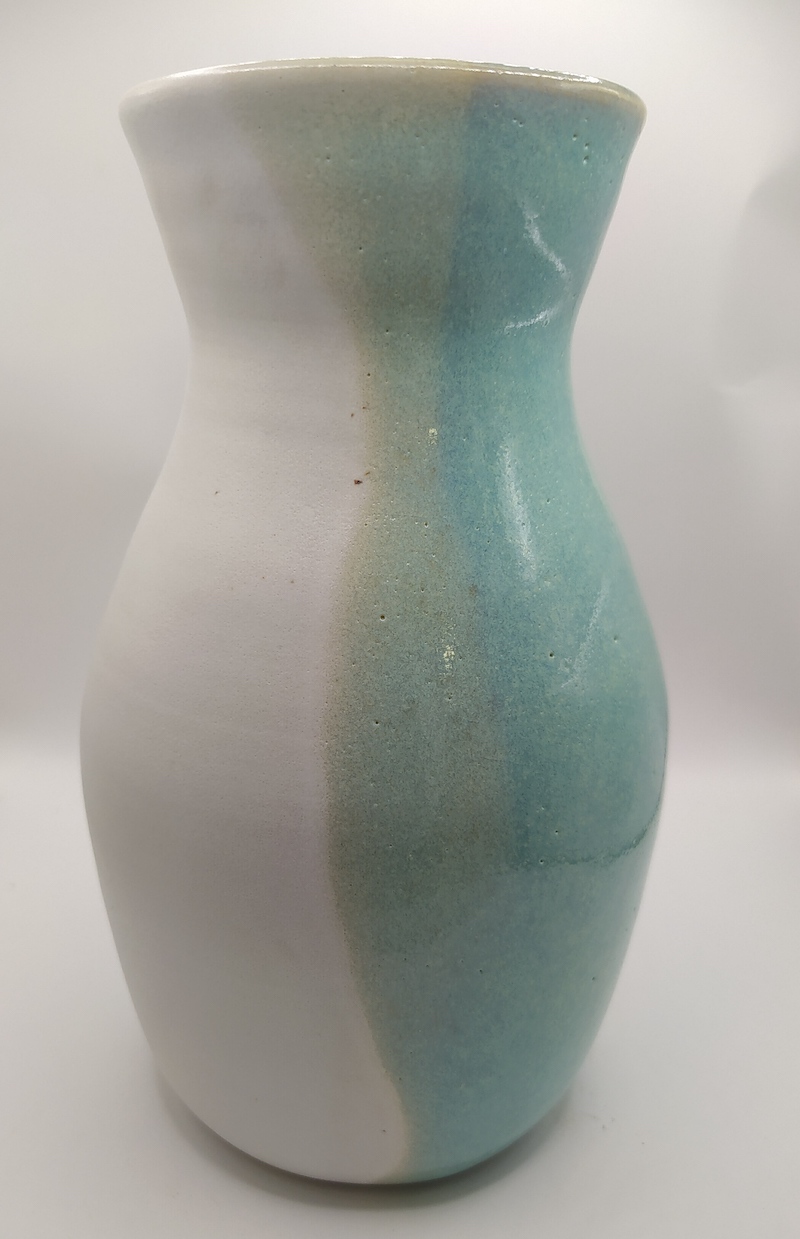 vase en grès fait artisanalement