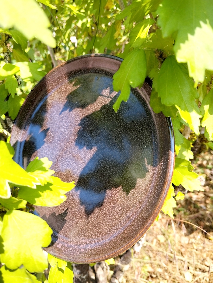 assiette plate en grès émaillée chez terre d'aur