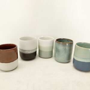 Tasse grès artisanal bicolore tournée à la main par Terre d'Aur