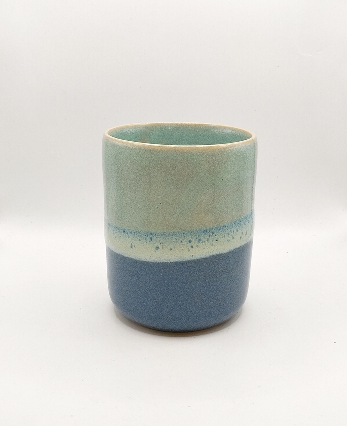 tasse bleu nuit lagon en grès tourné à la main